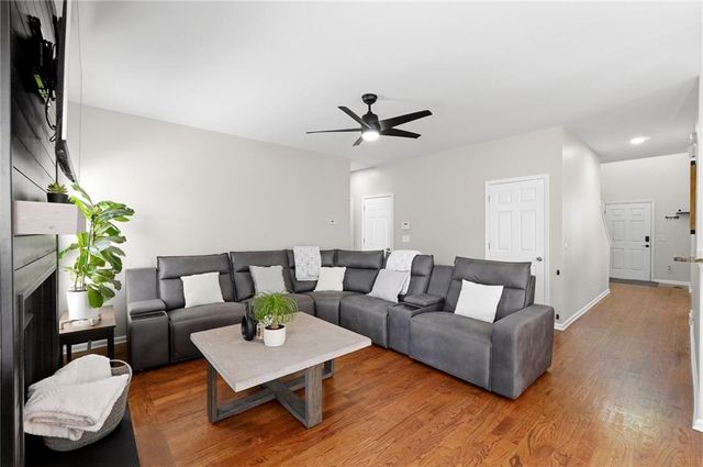 300 Tuggle Court, Woodstock, GA 30188
