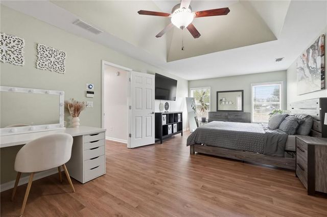 300 Tuggle Court, Woodstock, GA 30188