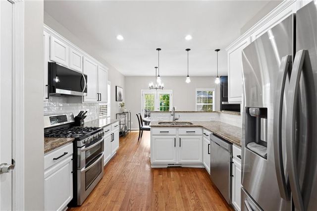 300 Tuggle Court, Woodstock, GA 30188