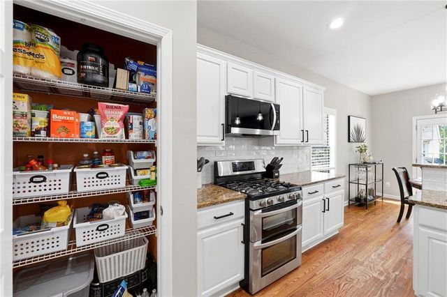 300 Tuggle Court, Woodstock, GA 30188