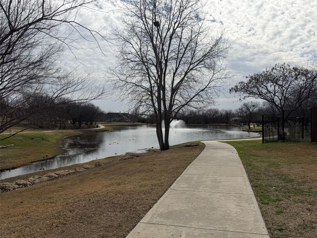 4933 Bacon Drive, Fort Worth, TX 76244