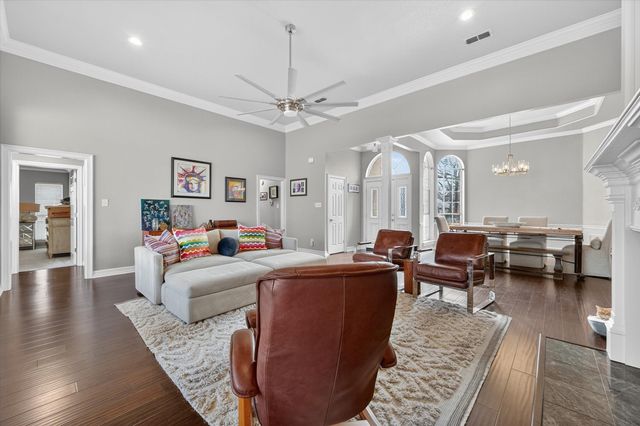 3211 Summergrove Drive, Arlington, TX 76001