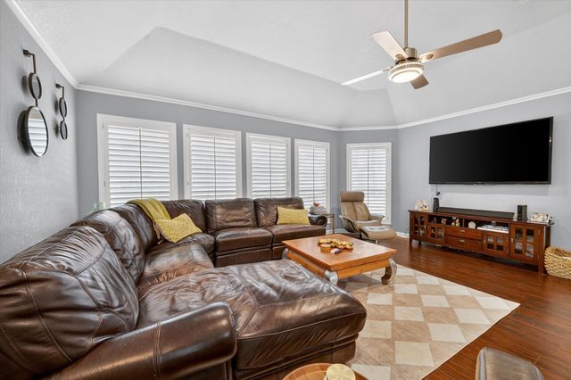 3211 Summergrove Drive, Arlington, TX 76001