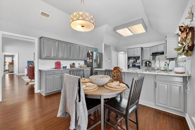 3211 Summergrove Drive, Arlington, TX 76001