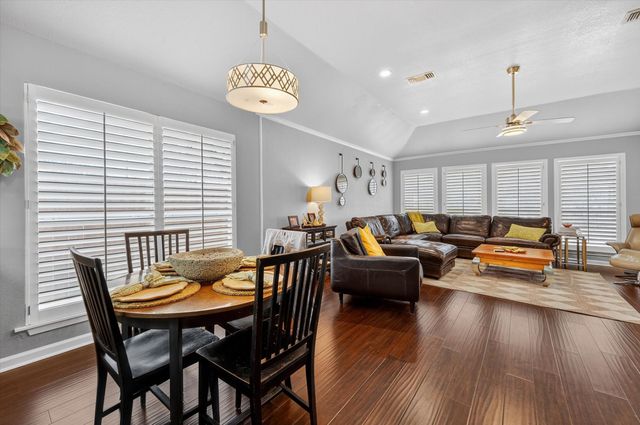 3211 Summergrove Drive, Arlington, TX 76001