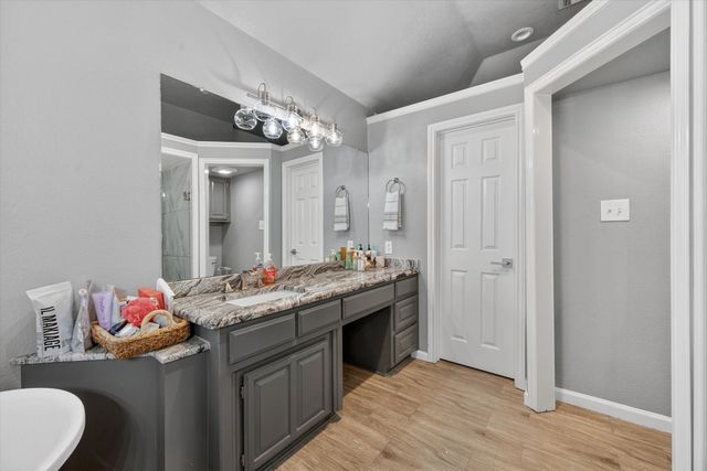 3211 Summergrove Drive, Arlington, TX 76001