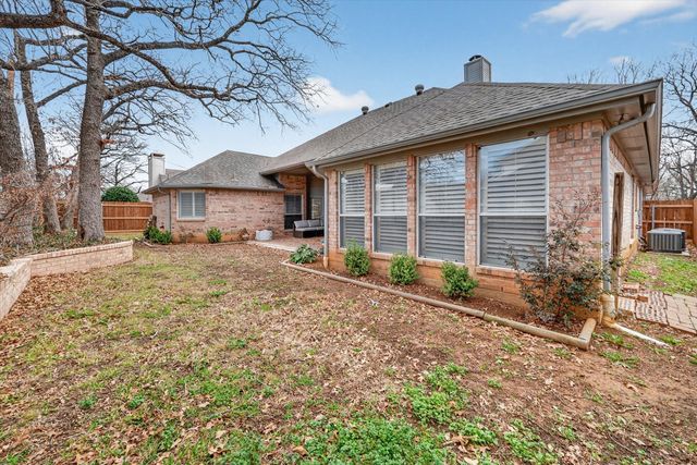 3211 Summergrove Drive, Arlington, TX 76001