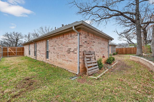 3211 Summergrove Drive, Arlington, TX 76001