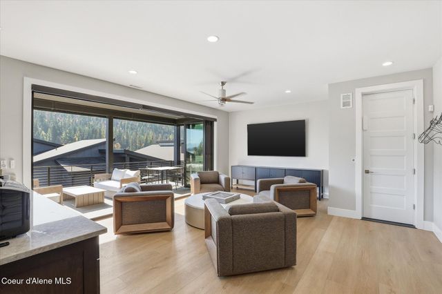 2860 W Lumber LN, Coeur D'alene, ID 83814