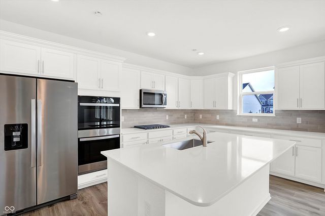 587 Bluestem Lane, New Whiteland, IN 46184