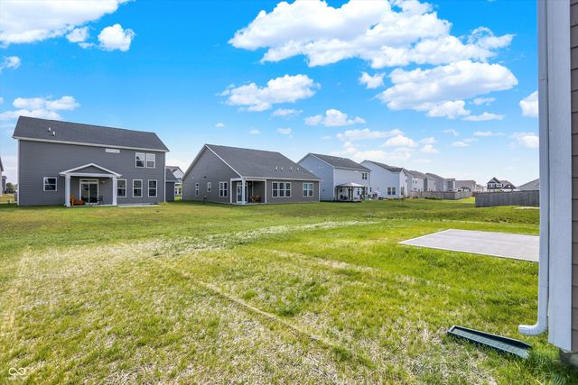 587 Bluestem Lane, New Whiteland, IN 46184