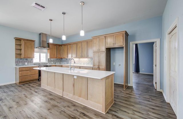 504 North Street, Columbus, TX 78934