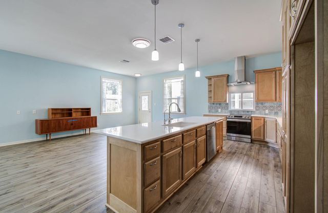 504 North Street, Columbus, TX 78934