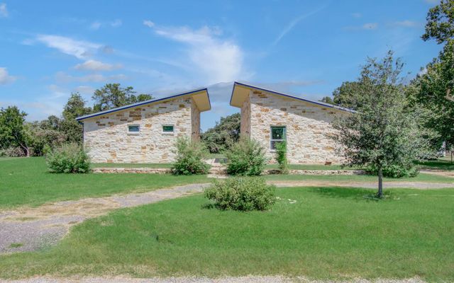 504 North Street, Columbus, TX 78934