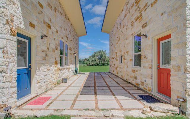 504 North Street, Columbus, TX 78934