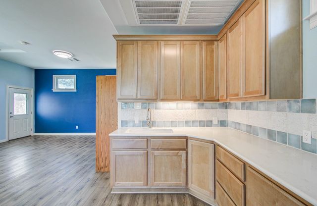 504 North Street, Columbus, TX 78934
