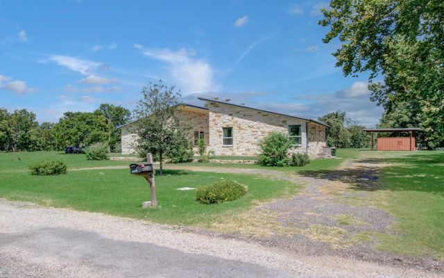 504 North Street, Columbus, TX 78934