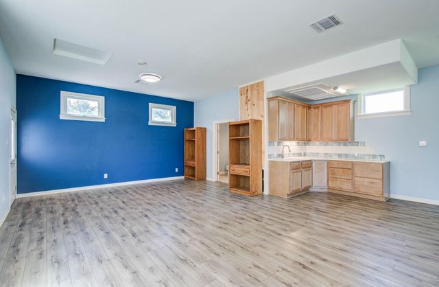 504 North Street, Columbus, TX 78934