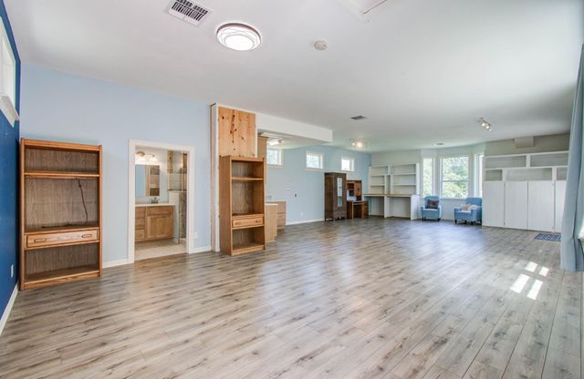 504 North Street, Columbus, TX 78934