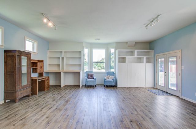 504 North Street, Columbus, TX 78934