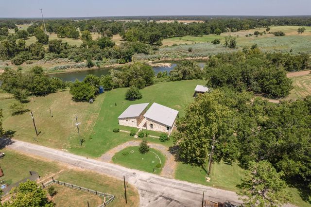 504 North Street, Columbus, TX 78934