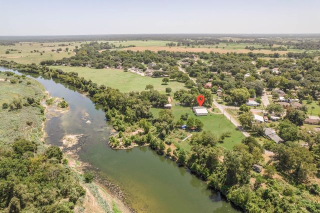 504 North Street, Columbus, TX 78934