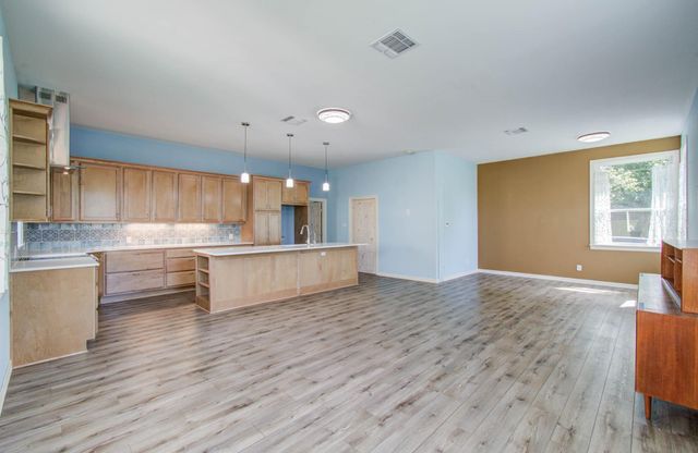 504 North Street, Columbus, TX 78934