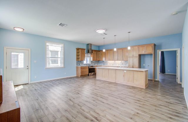504 North Street, Columbus, TX 78934