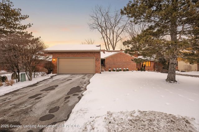 2450 Emerald Lake Drive, East Lansing, MI 48823
