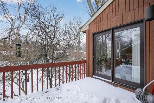 2450 Emerald Lake Drive, East Lansing, MI 48823