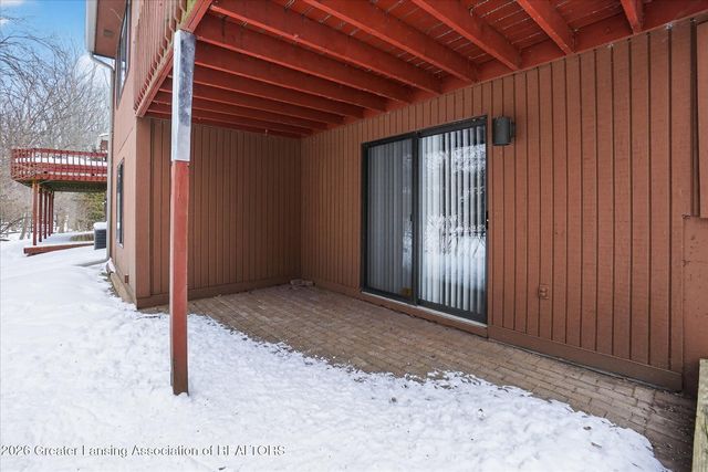 2450 Emerald Lake Drive, East Lansing, MI 48823