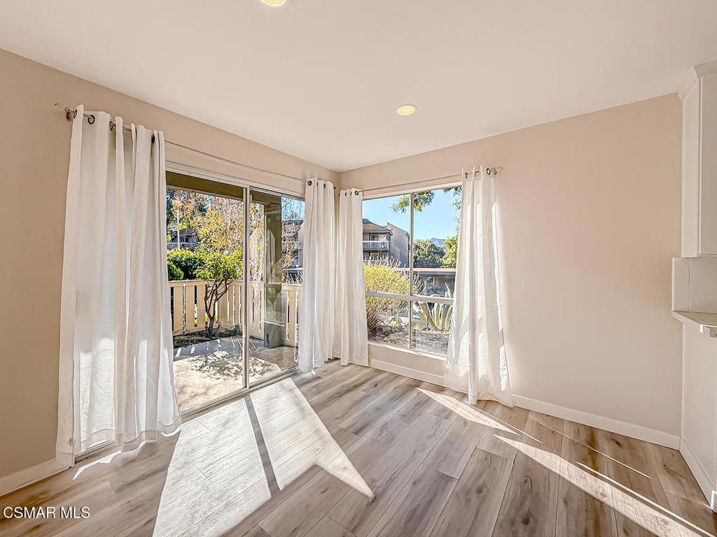 Image 6 of property listing at 291 Sequoia Court 17, Thousand Oaks, CA 91360
