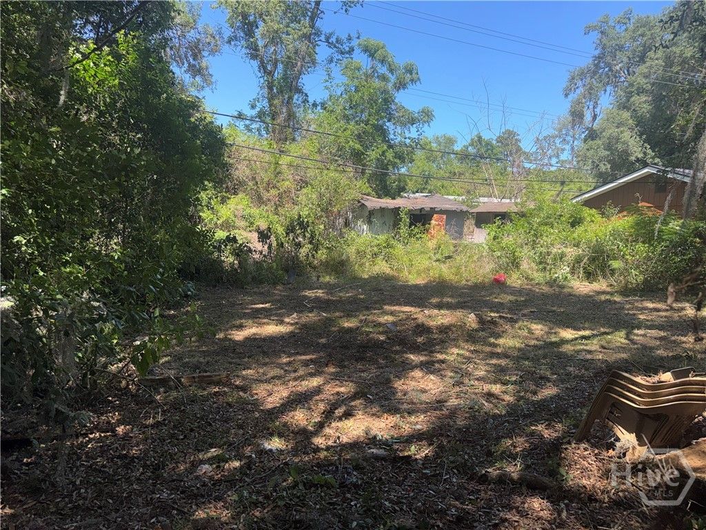 Image 15 of property listing at 18 Arthur Circle, Savannah, GA 31406