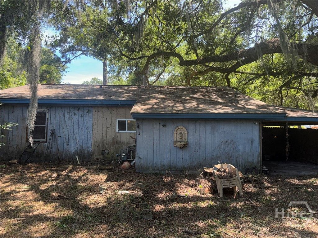 Image 17 of property listing at 18 Arthur Circle, Savannah, GA 31406