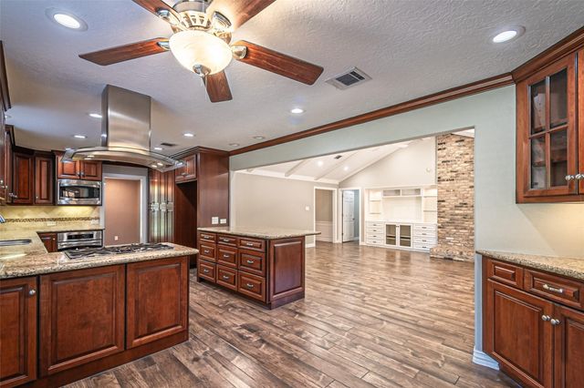 17615 Swansbury Drive, Cypress, TX 77429