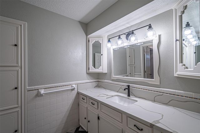 17615 Swansbury Drive, Cypress, TX 77429