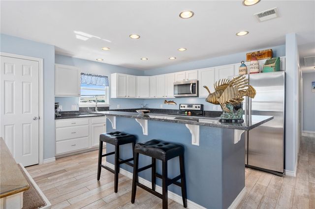 646 Copano Ridge Road, Rockport, TX 78382