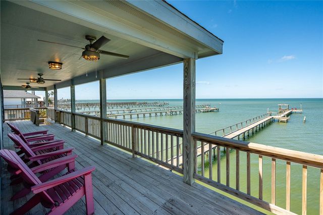 646 Copano Ridge Road, Rockport, TX 78382