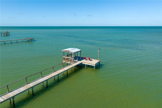 646 Copano Ridge Road, Rockport, TX 78382