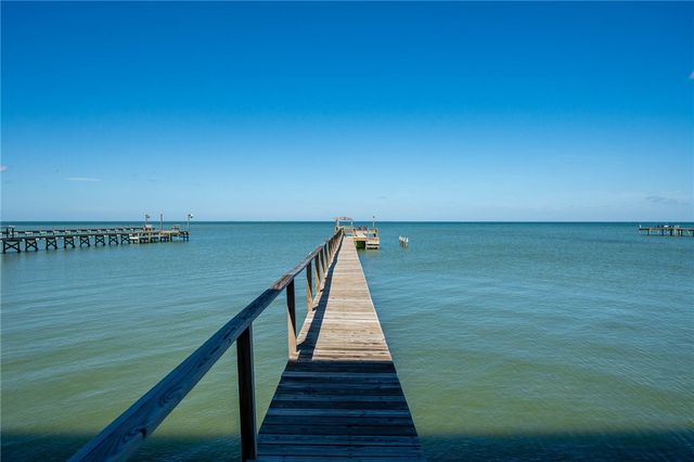 646 Copano Ridge Road, Rockport, TX 78382