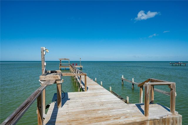 646 Copano Ridge Road, Rockport, TX 78382