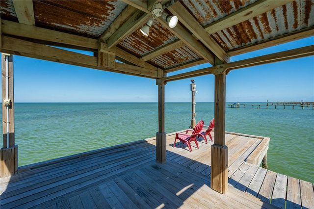 646 Copano Ridge Road, Rockport, TX 78382