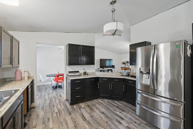 217 Country Side Court, Springtown, TX 76082