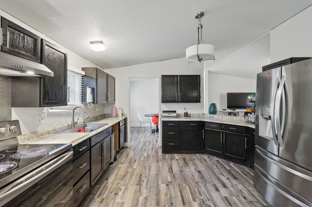 217 Country Side Court, Springtown, TX 76082