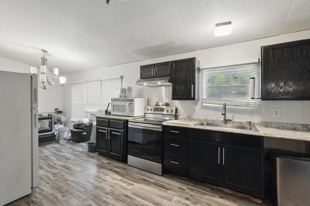 217 Country Side Court, Springtown, TX 76082
