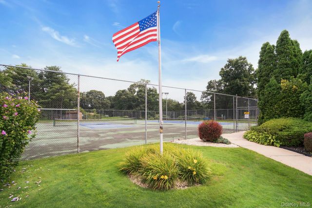 121 Scarlett Drive, Commack, NY 11725