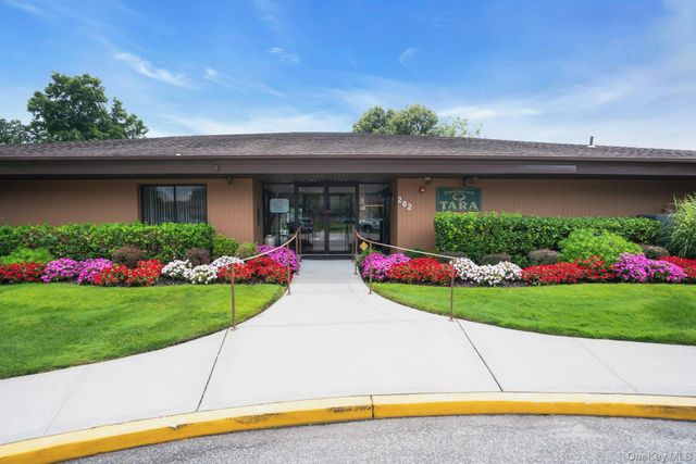 121 Scarlett Drive, Commack, NY 11725