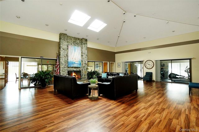 121 Scarlett Drive, Commack, NY 11725