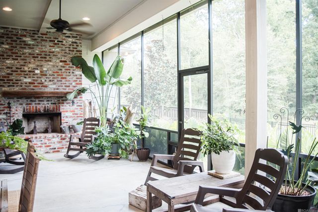 1914 Sugar Cane Ln, Saint George, LA 70810