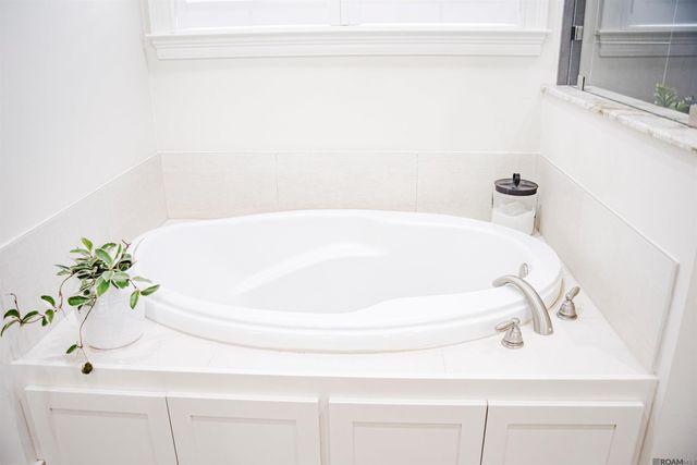 1914 Sugar Cane Ln, Saint George, LA 70810